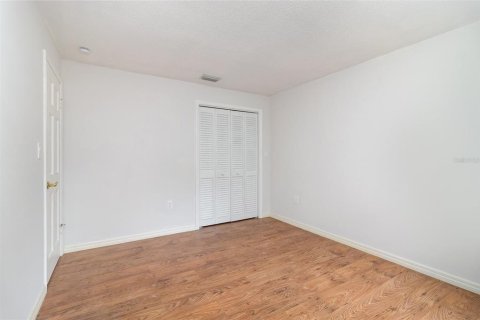 House in Merrit Island, Florida 4 bedrooms, 185.99 sq.m. № 1835484 - photo 16
