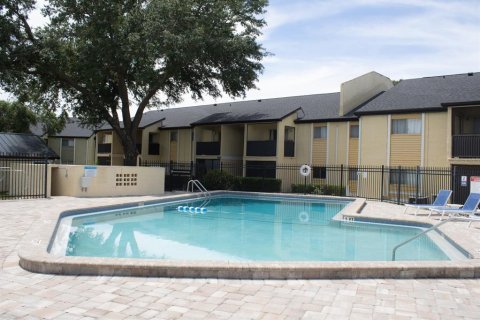Condo in Altamonte Springs, Florida, 2 bedrooms № 2165935 - photo 2