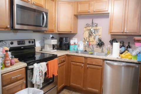 Condo in Altamonte Springs, Florida, 2 bedrooms № 2165935 - photo 5