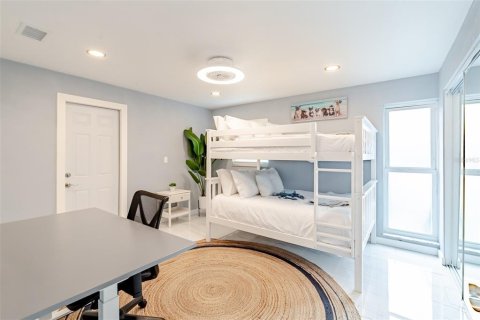 Casa en venta en Saint Petersburg, Florida, 3 dormitorios, 243.5 m2 № 1902905 - foto 20