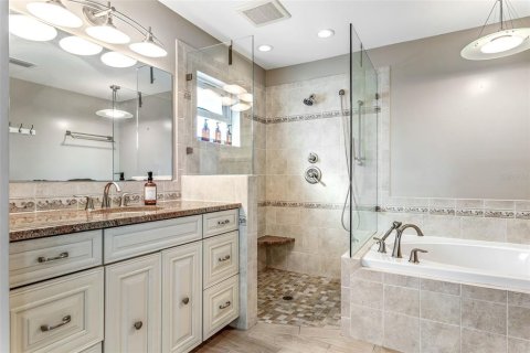 Casa en venta en Saint Petersburg, Florida, 3 dormitorios, 243.5 m2 № 1902905 - foto 17