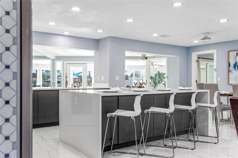 Casa en venta en Saint Petersburg, Florida, 3 dormitorios, 243.5 m2 № 1902905 - foto 6