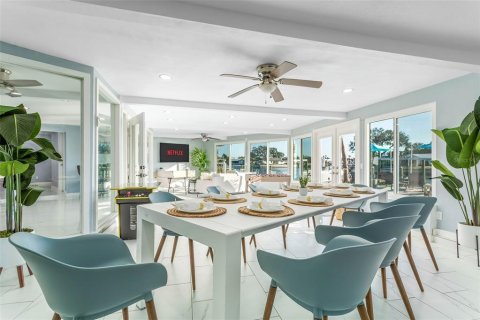 Casa en venta en Saint Petersburg, Florida, 3 dormitorios, 243.5 m2 № 1902905 - foto 14