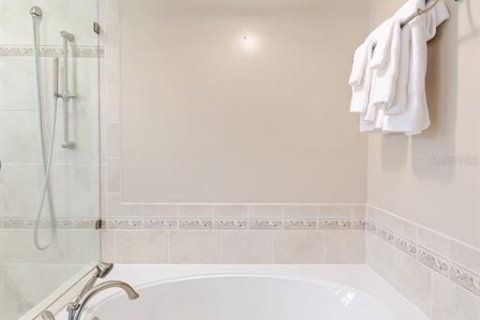 Casa en venta en Saint Petersburg, Florida, 3 dormitorios, 243.5 m2 № 1902905 - foto 19