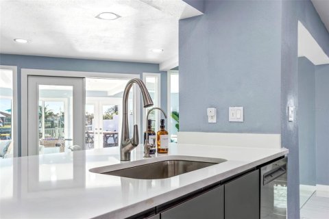 Casa en venta en Saint Petersburg, Florida, 3 dormitorios, 243.5 m2 № 1902905 - foto 9