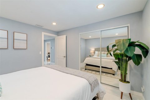Casa en venta en Saint Petersburg, Florida, 3 dormitorios, 243.5 m2 № 1902905 - foto 25