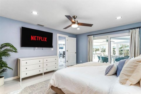 Casa en venta en Saint Petersburg, Florida, 3 dormitorios, 243.5 m2 № 1902905 - foto 16