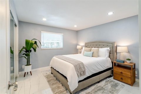 Casa en venta en Saint Petersburg, Florida, 3 dormitorios, 243.5 m2 № 1902905 - foto 22