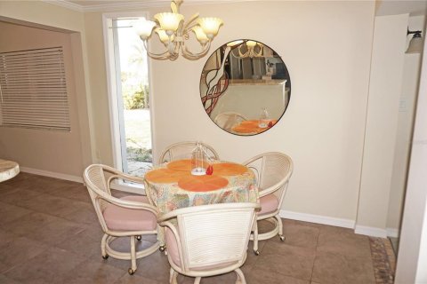 Купить виллу или дом в Порт-Шарлотт, Флорида 6 комнат, 184.5м2, № 1721943 - фото 25