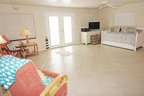 Купить виллу или дом в Порт-Шарлотт, Флорида 6 комнат, 184.5м2, № 1721943 - фото 29