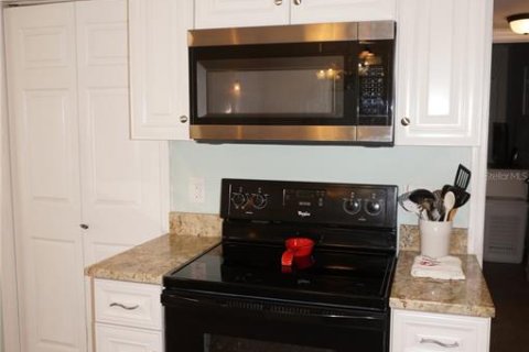 Купить виллу или дом в Порт-Шарлотт, Флорида 6 комнат, 184.5м2, № 1721943 - фото 19