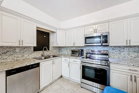 Casa en venta en Miami, Florida, 3 dormitorios, 158.31 m2 № 1946727 - foto 20