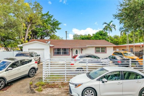 Casa en venta en Miami, Florida, 3 dormitorios, 158.31 m2 № 1946727 - foto 8