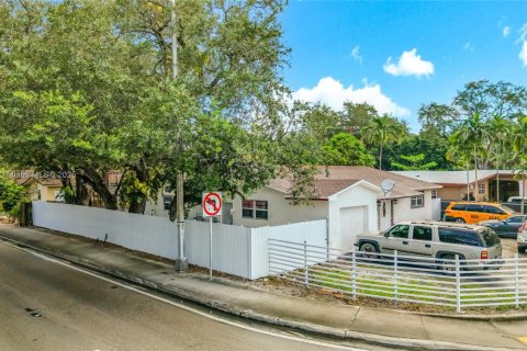 Casa en venta en Miami, Florida, 3 dormitorios, 158.31 m2 № 1946727 - foto 5