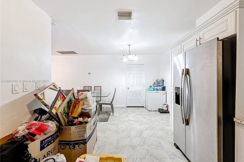 Casa en venta en Miami, Florida, 3 dormitorios, 158.31 m2 № 1946727 - foto 21