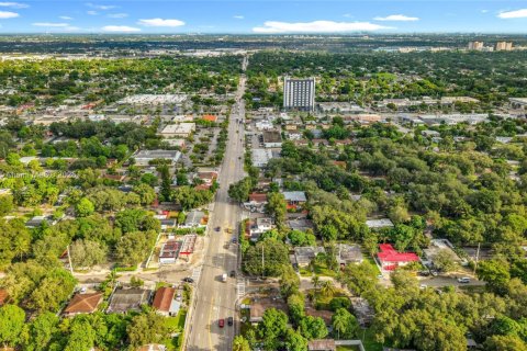 Casa en venta en Miami, Florida, 3 dormitorios, 158.31 m2 № 1946727 - foto 2