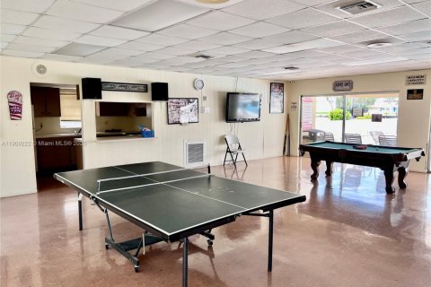 Condo in Hallandale Beach, Florida, 1 bedroom  № 1964807 - photo 10