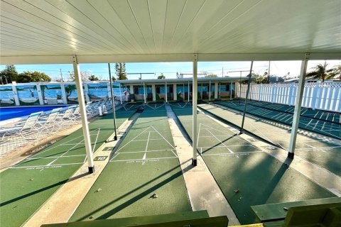 Condo in Holiday, Florida, 2 bedrooms  № 1532923 - photo 17