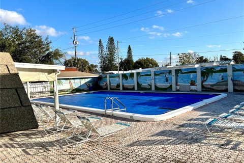 Condo in Holiday, Florida, 2 bedrooms  № 1532923 - photo 16