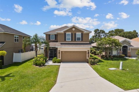 Casa en venta en Winter Haven, Florida, 4 dormitorios, 245.26 m2 № 1775386 - foto 1