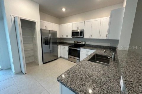 Adosado en alquiler en Ruskin, Florida, 3 dormitorios, 157 m2 № 1803840 - foto 2