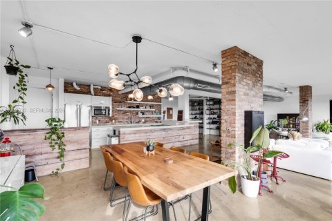 Снять в аренду кондоминиум в Майами, Флорида 4 спальни, 295.34м2, № 2045626 - фото 12