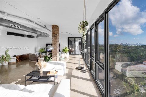 Снять в аренду кондоминиум в Майами, Флорида 4 спальни, 295.34м2, № 2045626 - фото 25