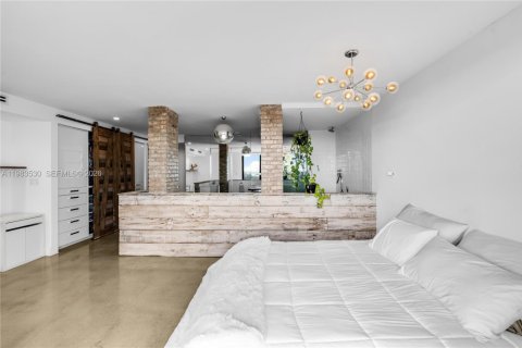 Снять в аренду кондоминиум в Майами, Флорида 4 спальни, 295.34м2, № 2045626 - фото 28