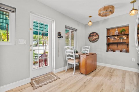 Casa en venta en Gulfport, Florida, 3 dormitorios, 120.77 m2 № 2216393 - foto 10