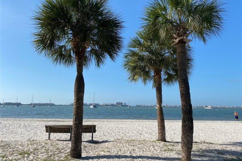 Casa en venta en Gulfport, Florida, 3 dormitorios, 120.77 m2 № 2216393 - foto 28