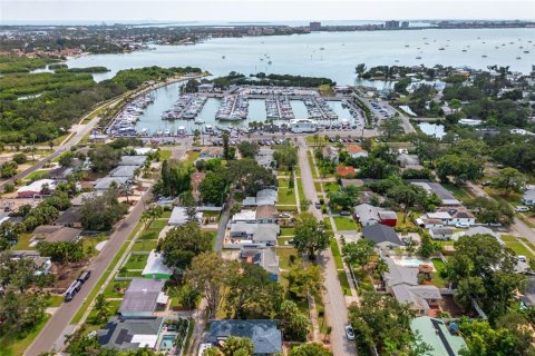 Casa en venta en Gulfport, Florida, 3 dormitorios, 120.77 m2 № 2216393 - foto 13