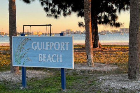 Casa en venta en Gulfport, Florida, 3 dormitorios, 120.77 m2 № 2216393 - foto 17