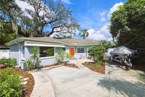 Villa ou maison à louer à Tampa, Floride: 3 chambres, 158.12 m2 № 2387623 - photo 2