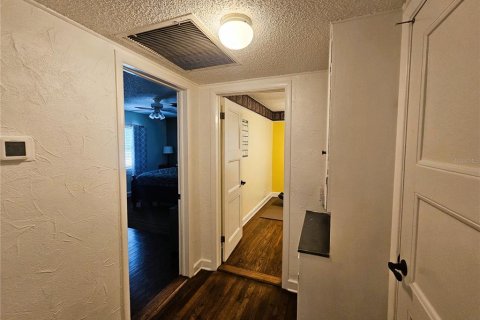 Villa ou maison à louer à Tampa, Floride: 3 chambres, 158.12 m2 № 2387623 - photo 11