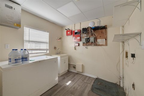 Propiedad comercial en venta en Dunedin, Florida, 393.53 m2 № 2136077 - foto 16