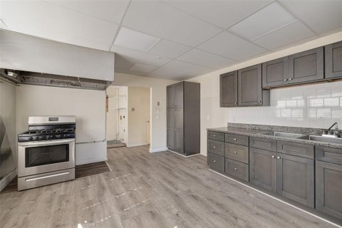 Propiedad comercial en venta en Dunedin, Florida, 393.53 m2 № 2136077 - foto 15