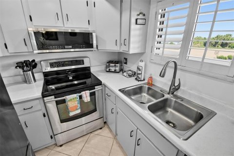 Condo in Flagler Beach, Florida, 2 bedrooms № 2113680 - photo 12