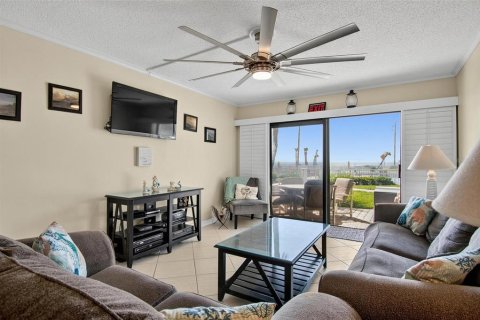 Condo in Flagler Beach, Florida, 2 bedrooms № 2113680 - photo 18