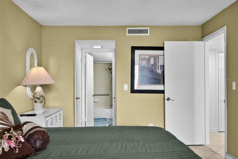 Condo in Flagler Beach, Florida, 2 bedrooms № 2113680 - photo 27