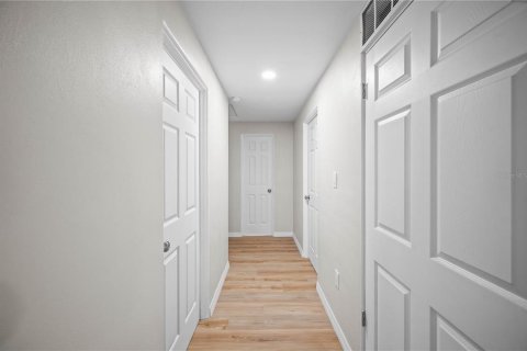 House in Orlando, Florida 3 bedrooms, 127.46 sq.m. № 2423833 - photo 14