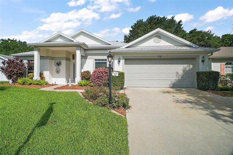 House in Leesburg, Florida 2 bedrooms, 211.45 sq.m. № 1796121 - photo 1