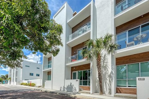 Condo in Sarasota, Florida, 3 bedrooms  № 1810391 - photo 4