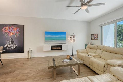 Condo in Sarasota, Florida, 3 bedrooms  № 1810391 - photo 12