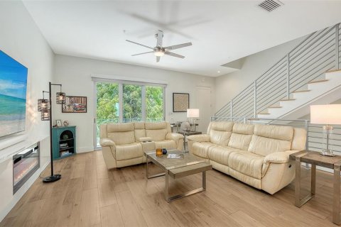 Condo in Sarasota, Florida, 3 bedrooms  № 1810391 - photo 13