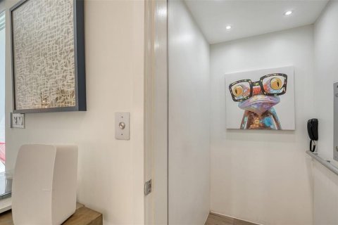 Condo in Sarasota, Florida, 3 bedrooms  № 1810391 - photo 25