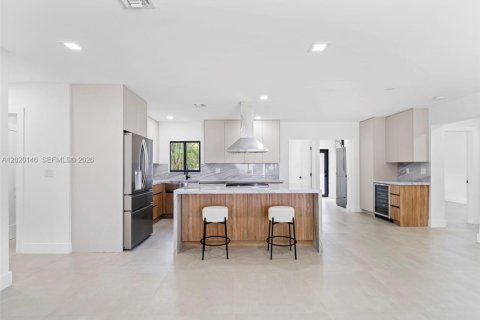 Villa ou maison à vendre à Miami, Floride: 5 chambres, 204.48 m2 № 2087003 - photo 7
