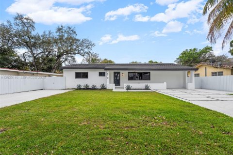 Villa ou maison à vendre à Miami, Floride: 5 chambres, 204.48 m2 № 2087003 - photo 29