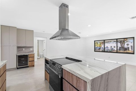 Villa ou maison à vendre à Miami, Floride: 5 chambres, 204.48 m2 № 2087003 - photo 12