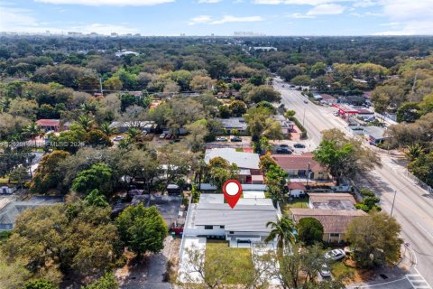 Villa ou maison à vendre à Miami, Floride: 5 chambres, 204.48 m2 № 2087003 - photo 20