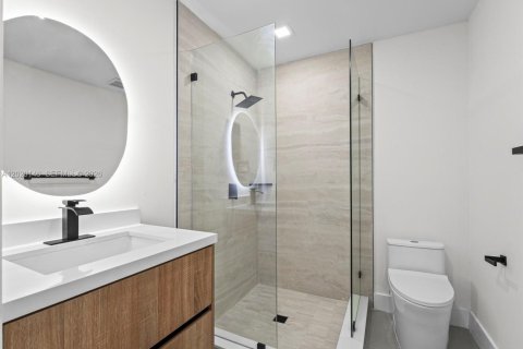 Villa ou maison à vendre à Miami, Floride: 5 chambres, 204.48 m2 № 2087003 - photo 3